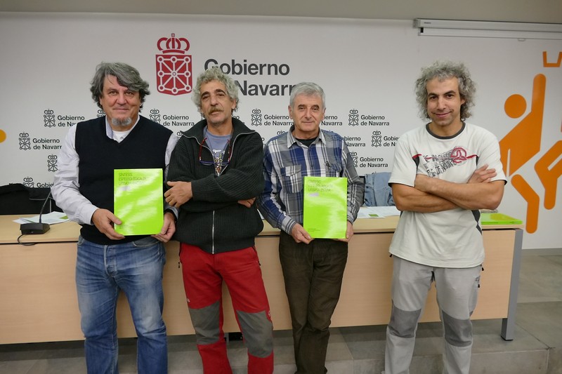 Presentada una Publicaci&oacute;n de Espeleolog&iacute;a Sobre el Macizo de Urbasa-Entzia